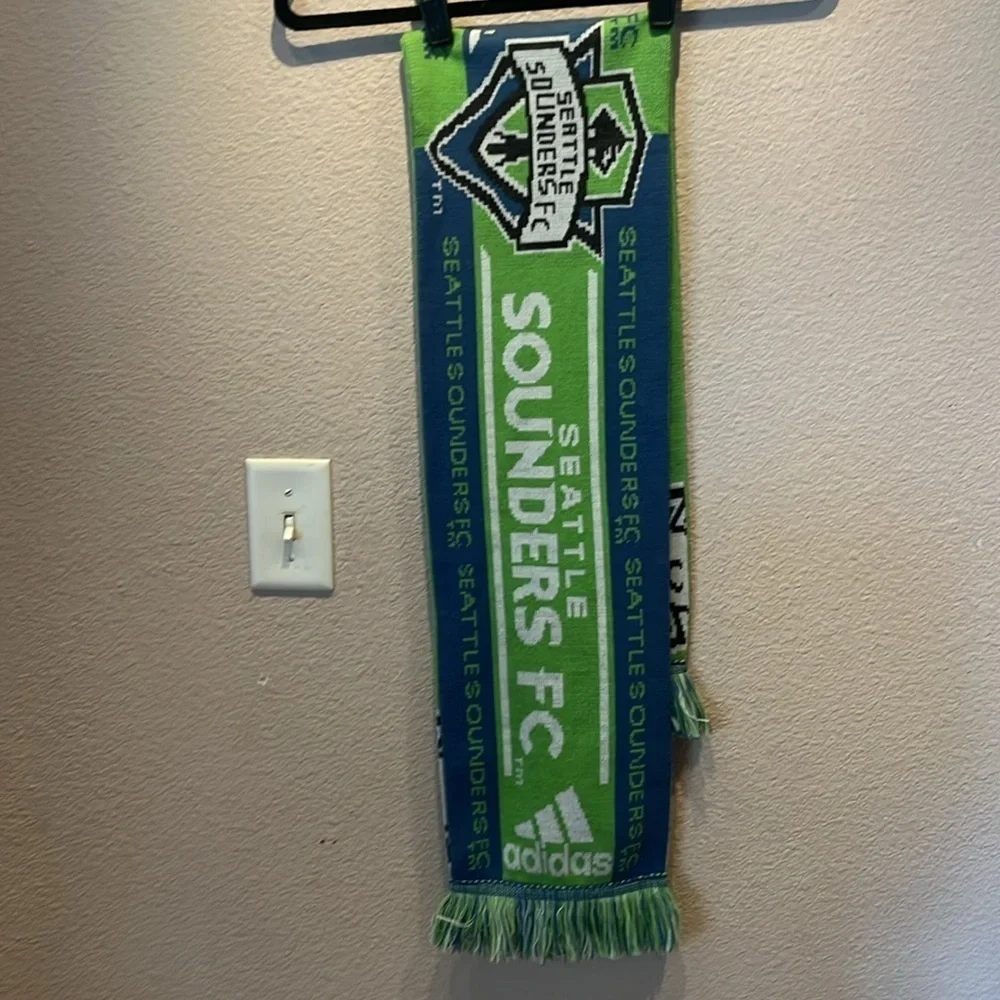 Adidas Seattle Sounders Football Soccer Scarf